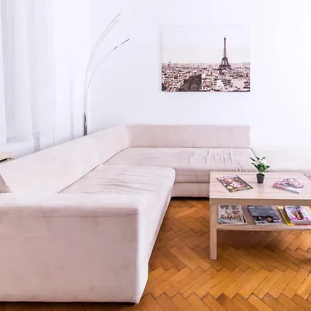 Appartamento Spacious 3-bedroom Next To Parliament
