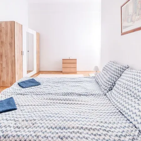Appartamento Spacious 3-bedroom Next To Parliament