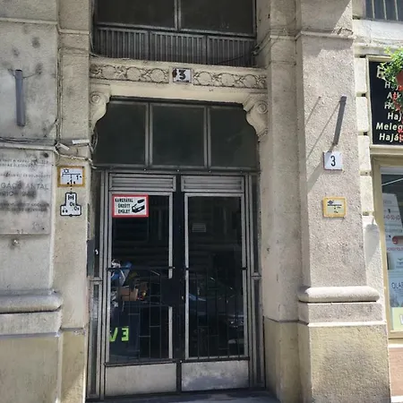 Spacious 3-bedroom Next To Parliament